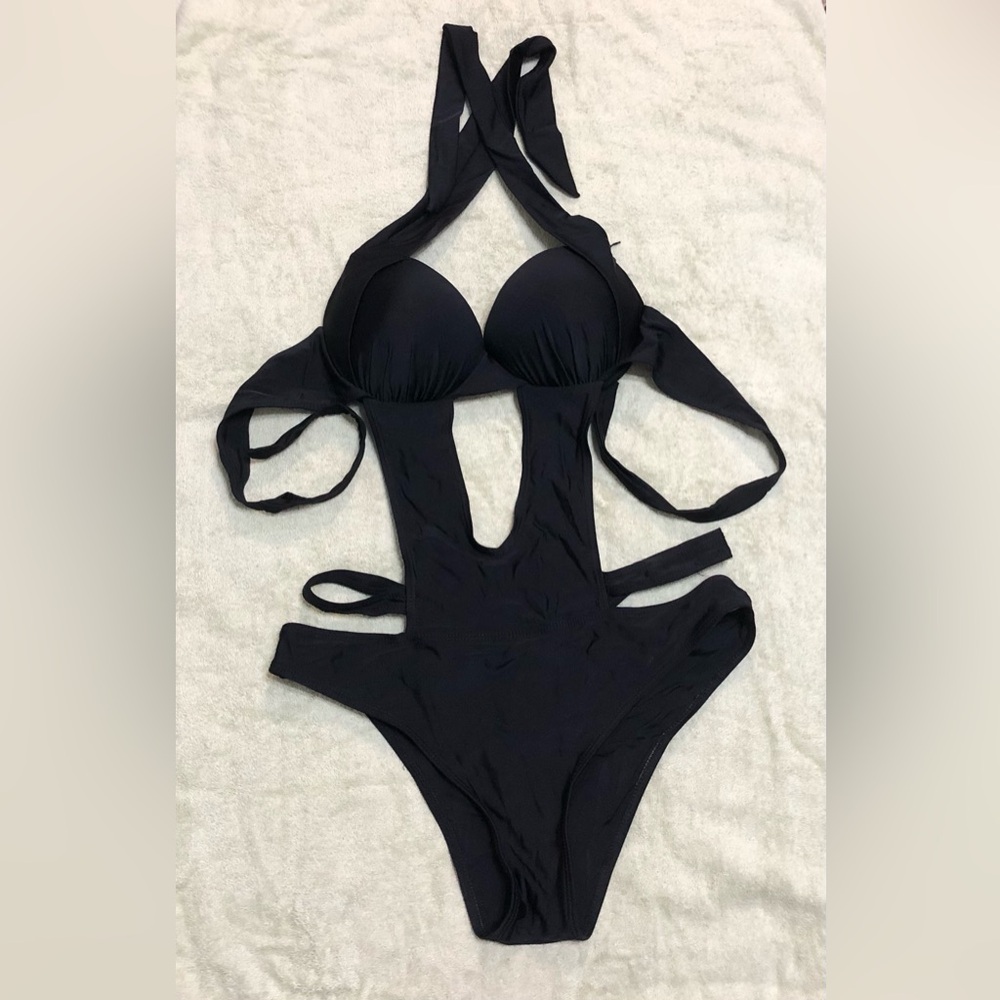 Black Cutout One-Piece Swimsuit. Size XL